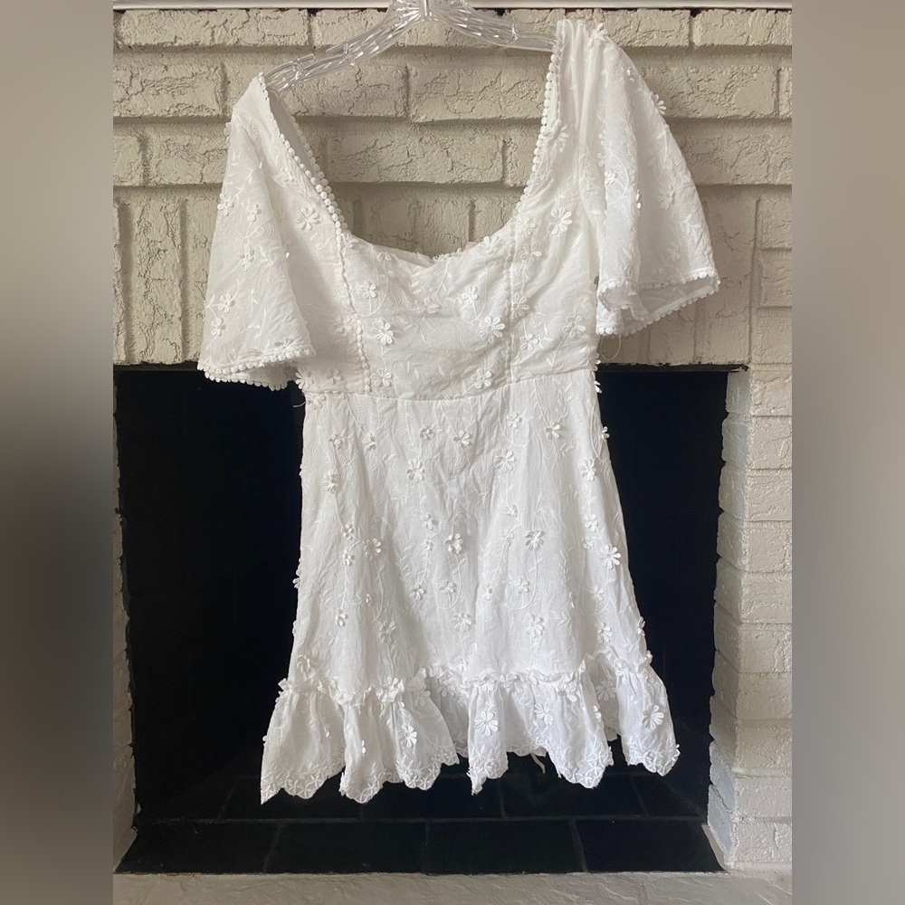 Showpo white dress, new without tag, size 6